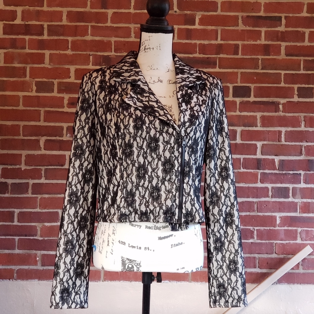 Cropped Lace Overlay Bazer